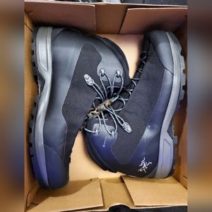 NEW ARCTERYX men's size 13 ACRUX TR GTX boots